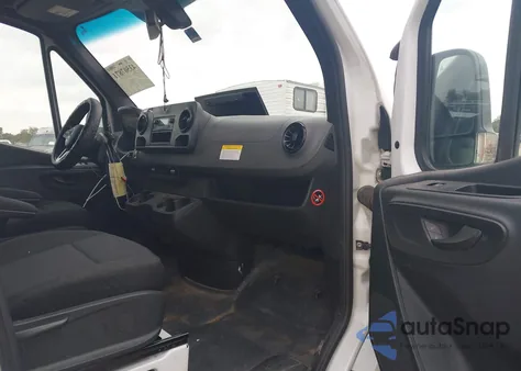 2019 Mercedes-Benz Sprinter 2500 Standard Roof V6 z USA, uszkodzony, nr VIN WD4PF0CD3KP165407